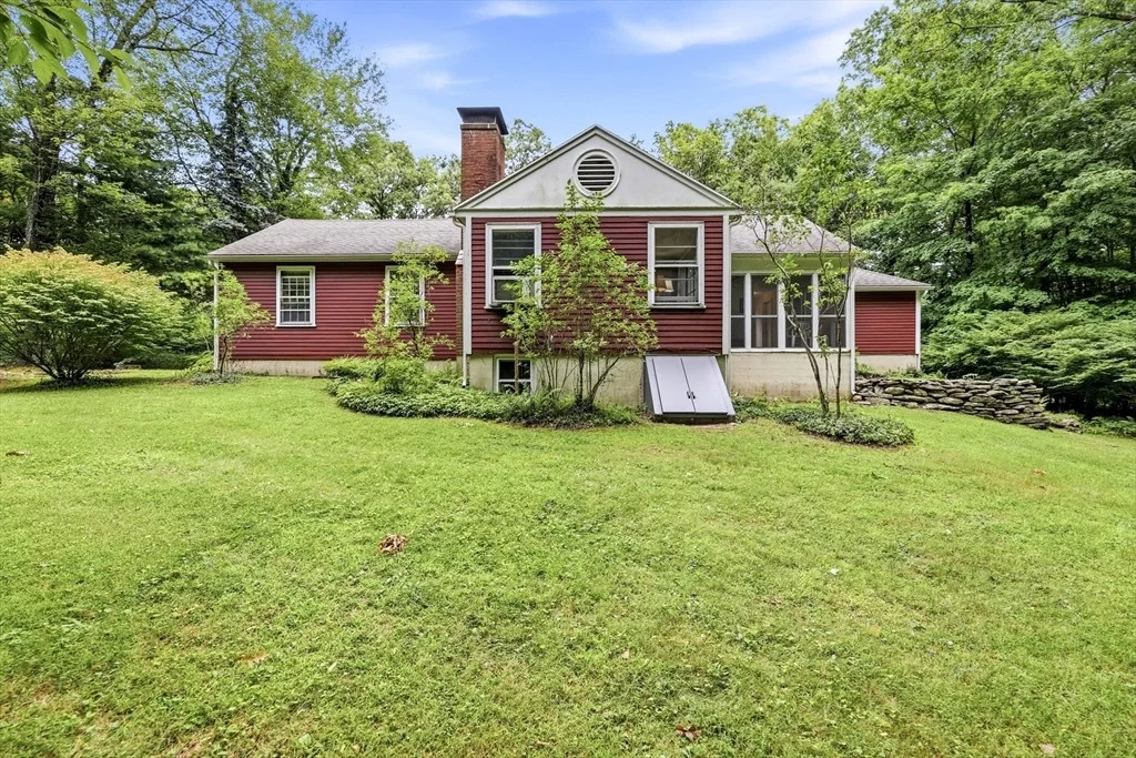 Photo of 18 Red Gate Ln