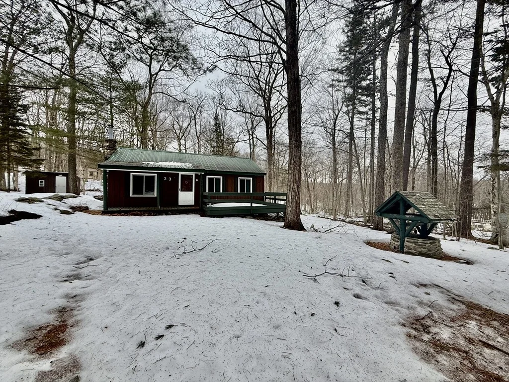 Photo of 23 E Brook Dr