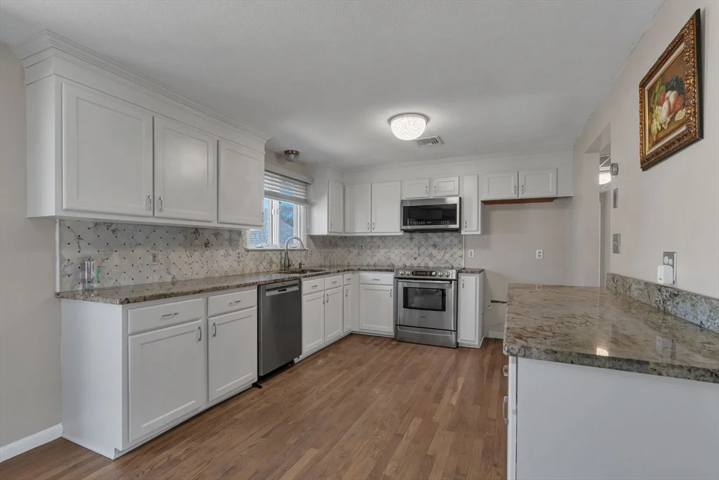 Photo of 8 Park Cir