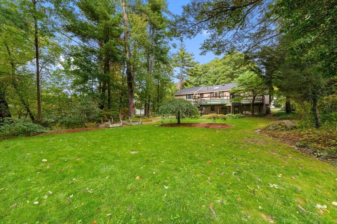 Photo of 42 Freeport Dr
