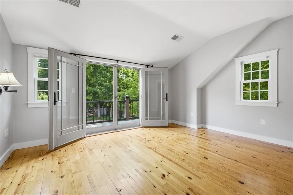 Photo of 338 Clapp Road