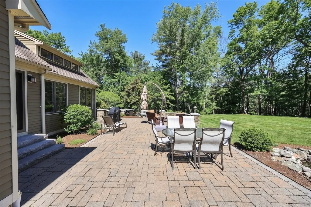 Photo of 37 Mast Hill Rd