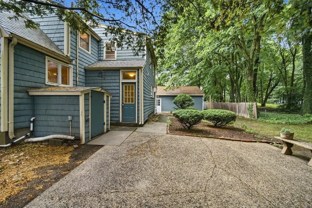 Photo of 8 Brackett Ave
