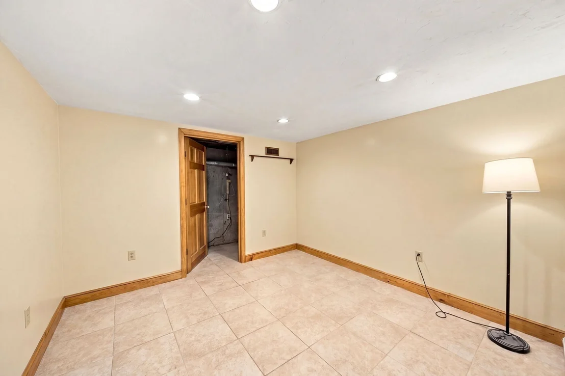 Photo of 147 Elmlawn Rd