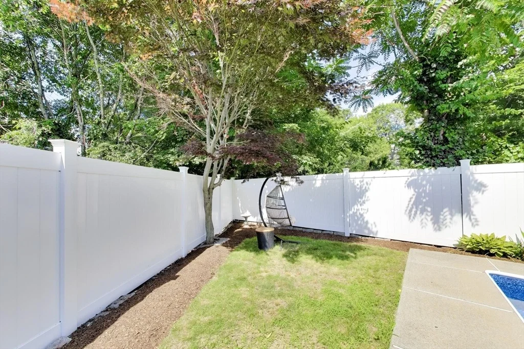 Photo of 405 Whiting Ave
