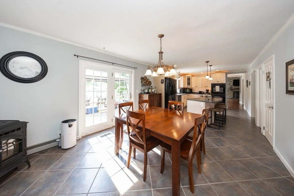 Photo of 45 River Rd