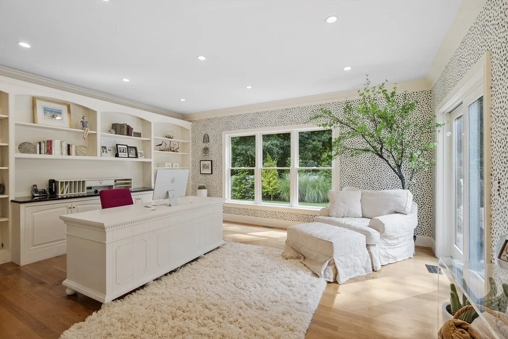 Photo of 77 Revolutionary Road