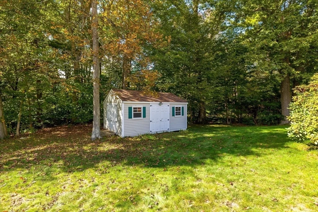Photo of 7 Thoreau Cir