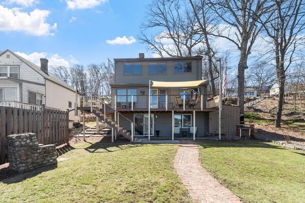 Photo of 469 Lake Ave