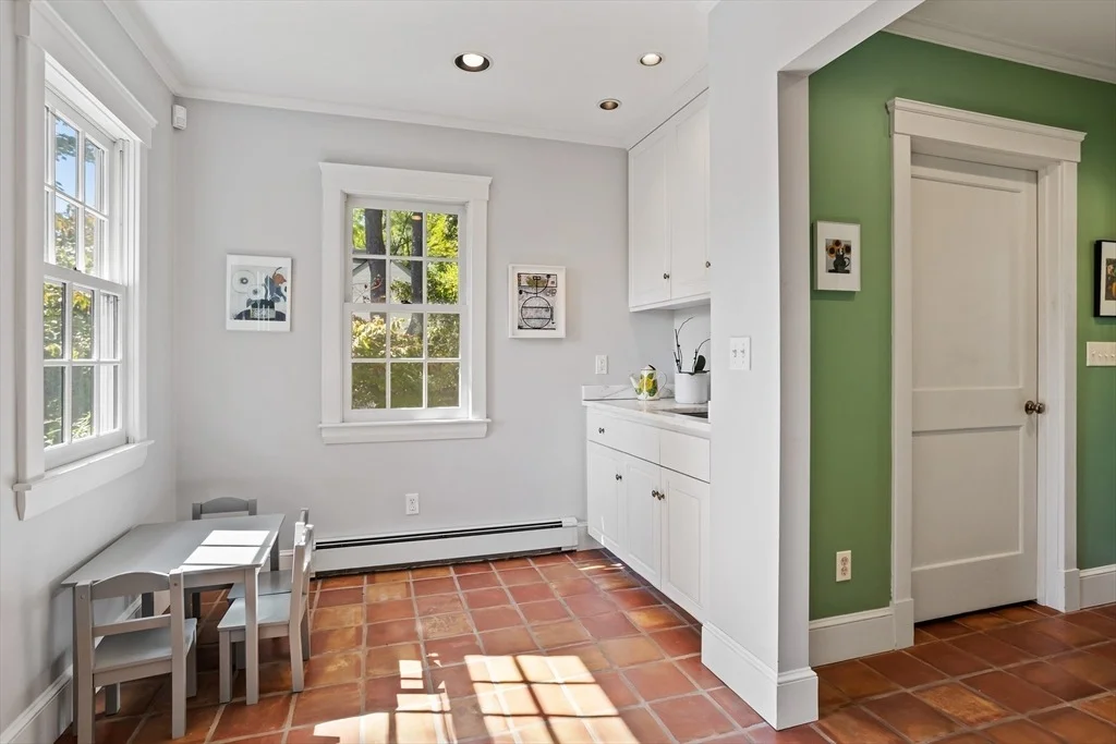 Photo of 612 Lexington