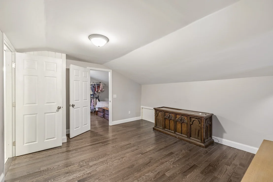 Photo of 1255 Main St