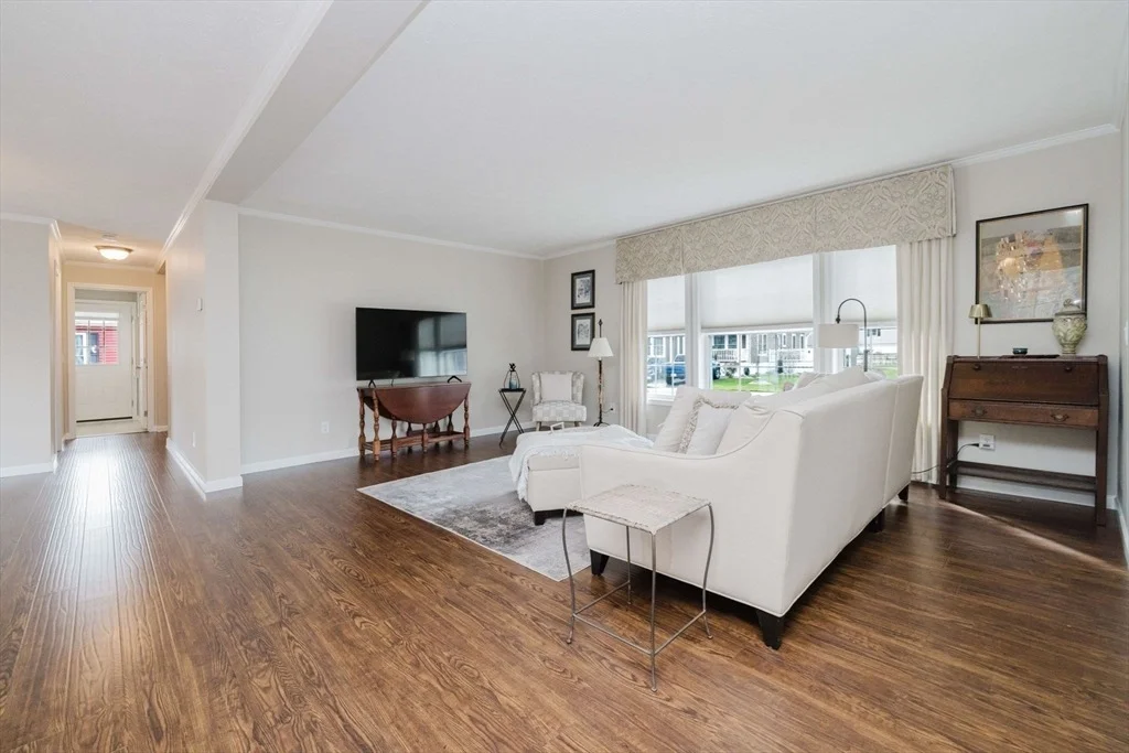 Photo of 210 Linsay Drive