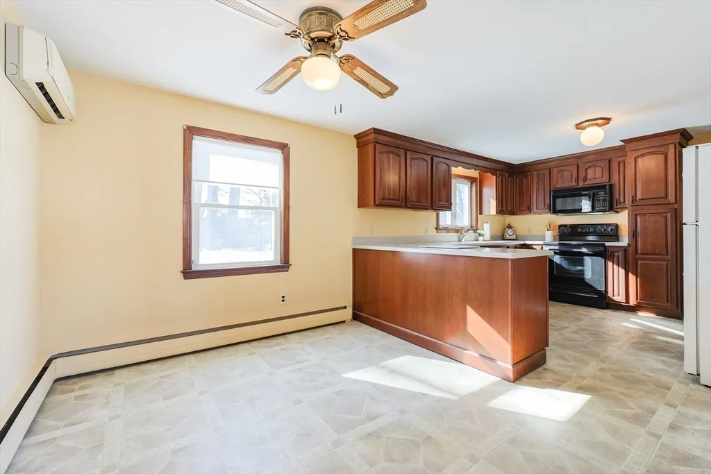 Photo of 70 Oak St.