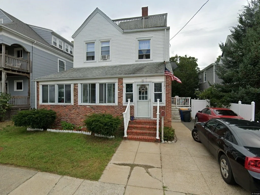 Photo of 33 Dolphin Avenue