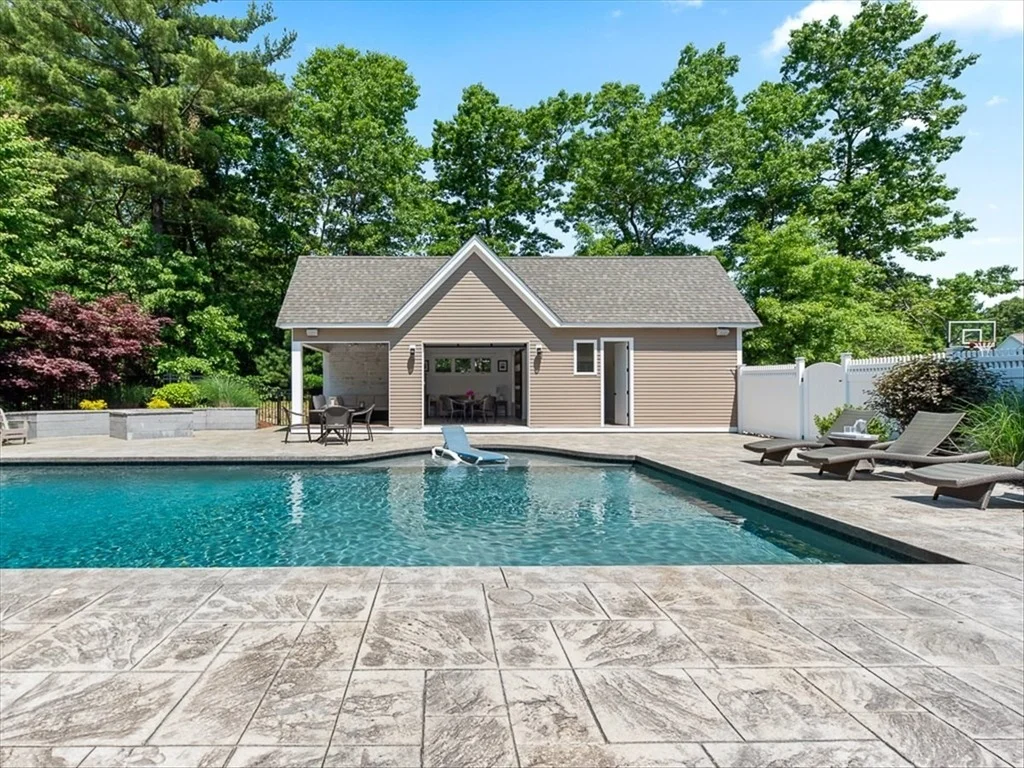 Photo of 35 Hayden Ln