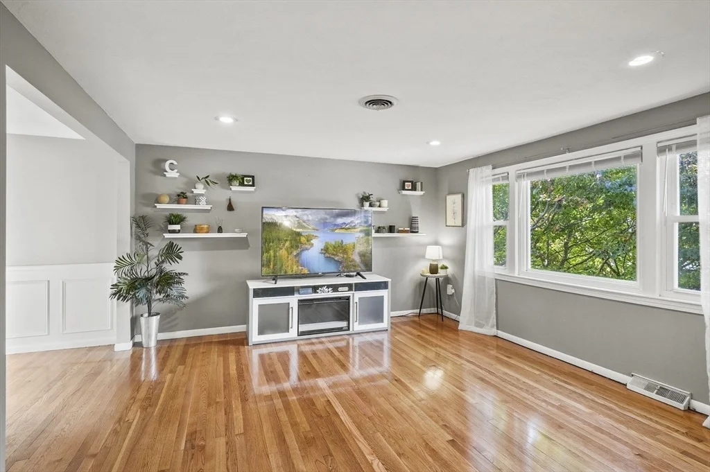 Photo of 5 Hawthorne Circle