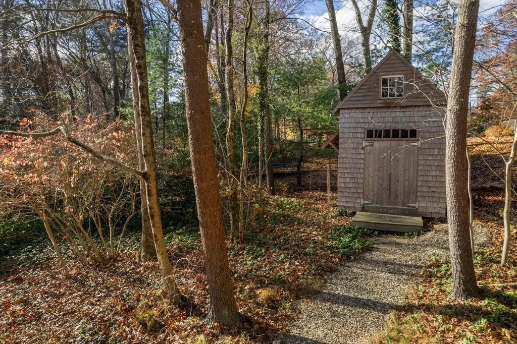Photo of 14 Tanbark Rd