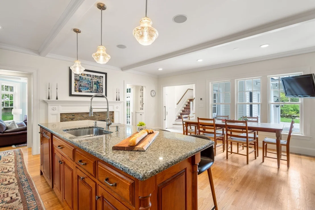 Photo of 1172 Lowell Rd