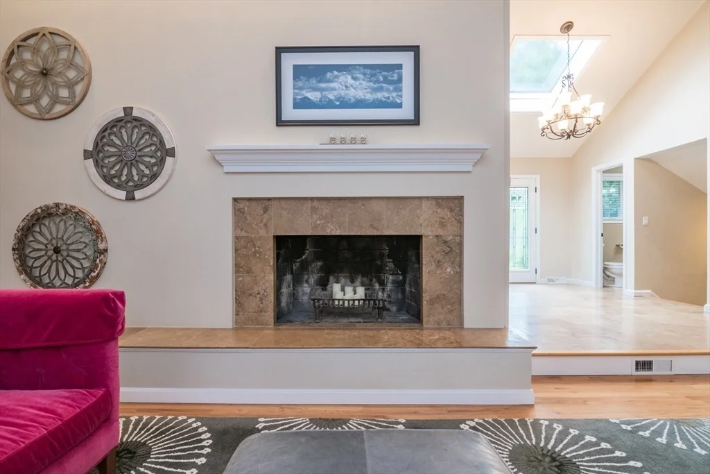 Photo of 42 Elizabeth Cir