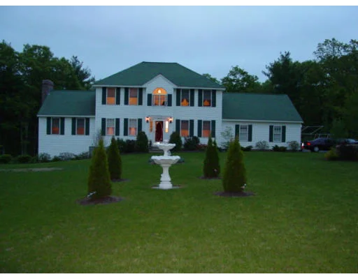 Photo of 20 Royal Crest Dr
