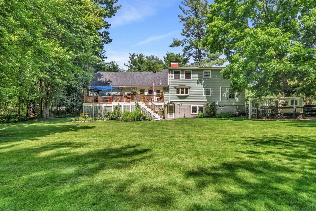 Photo of 6 W Parish Dr