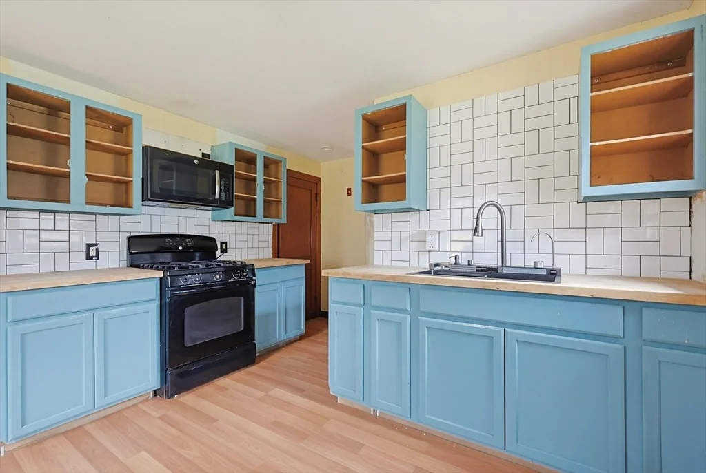 Photo of 321 Townsend Hill Rd