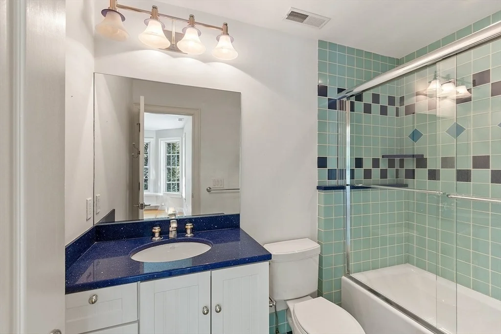 Photo of 19 Whippoorwill Lane