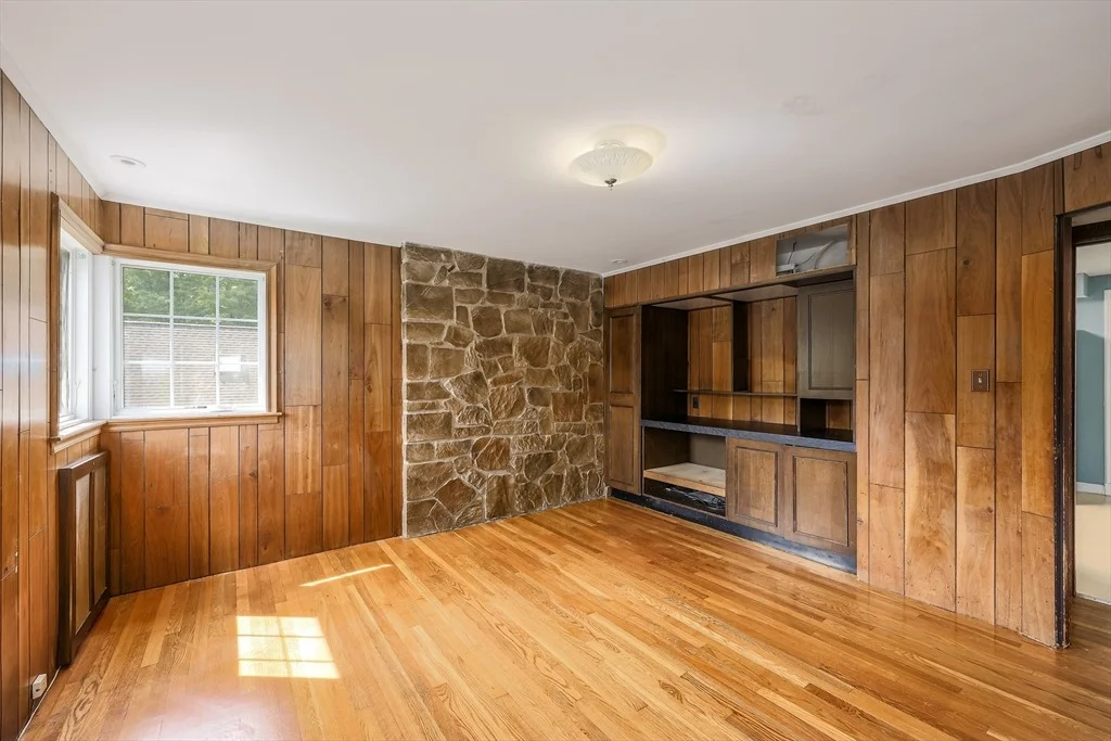 Photo of 6 Old Brook Dr