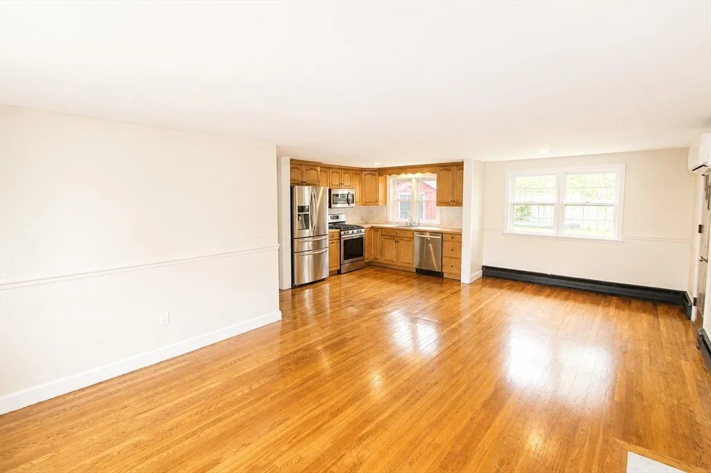 Photo of 4 Simmons Ave