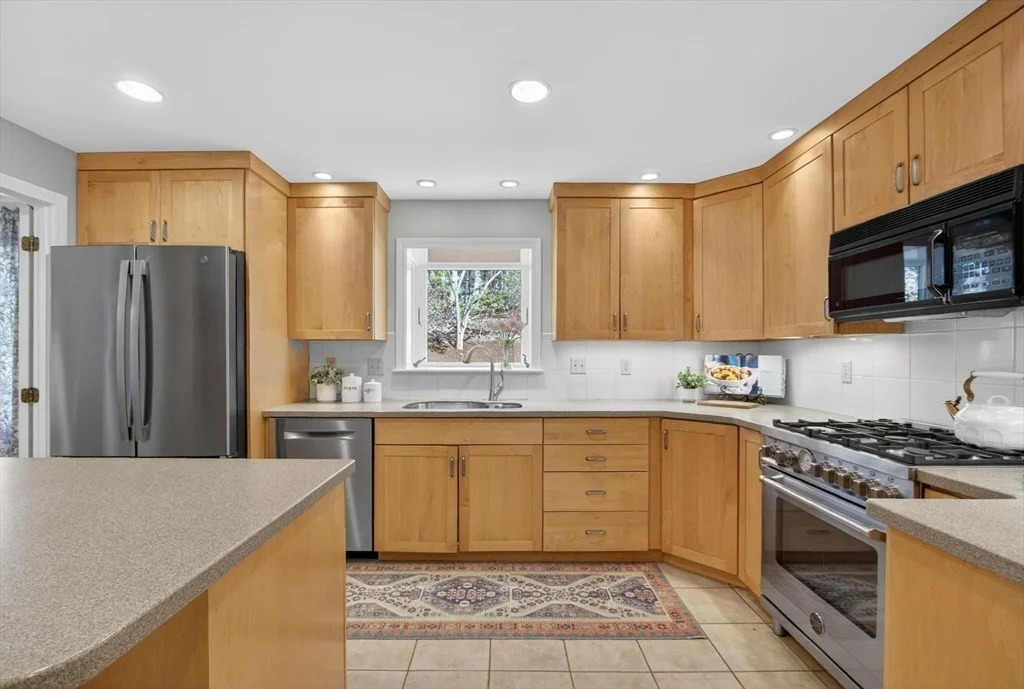Photo of 18 Bromfield Rd