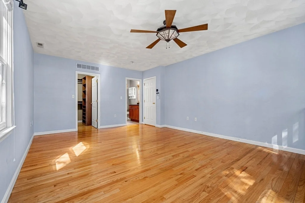 Photo of 18 Ravens Bluff