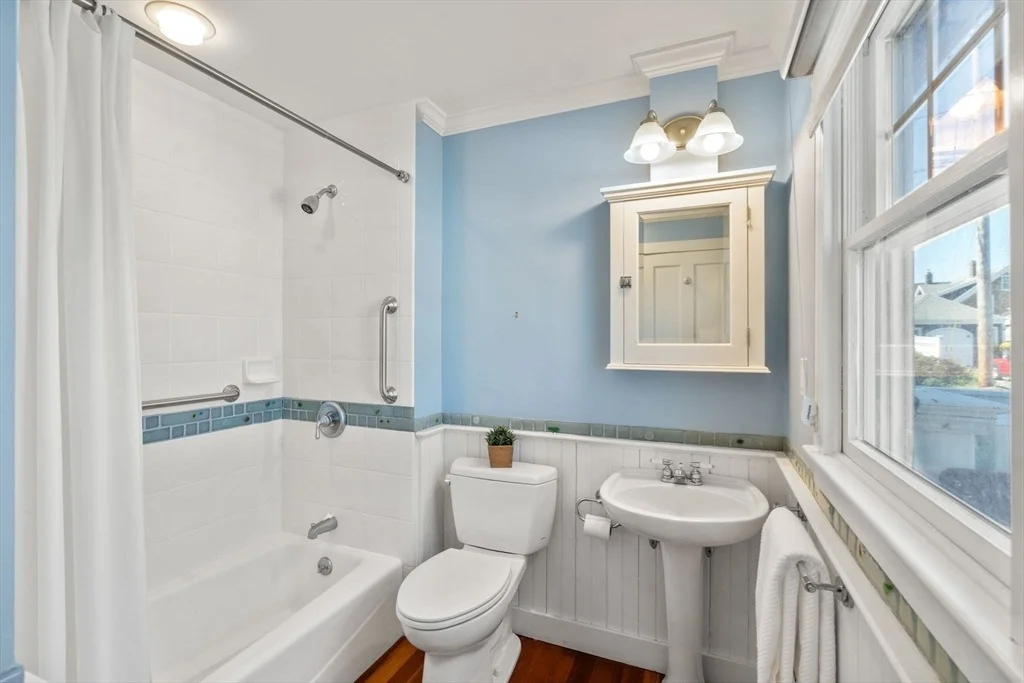 Photo of 64 Ashburton Ave