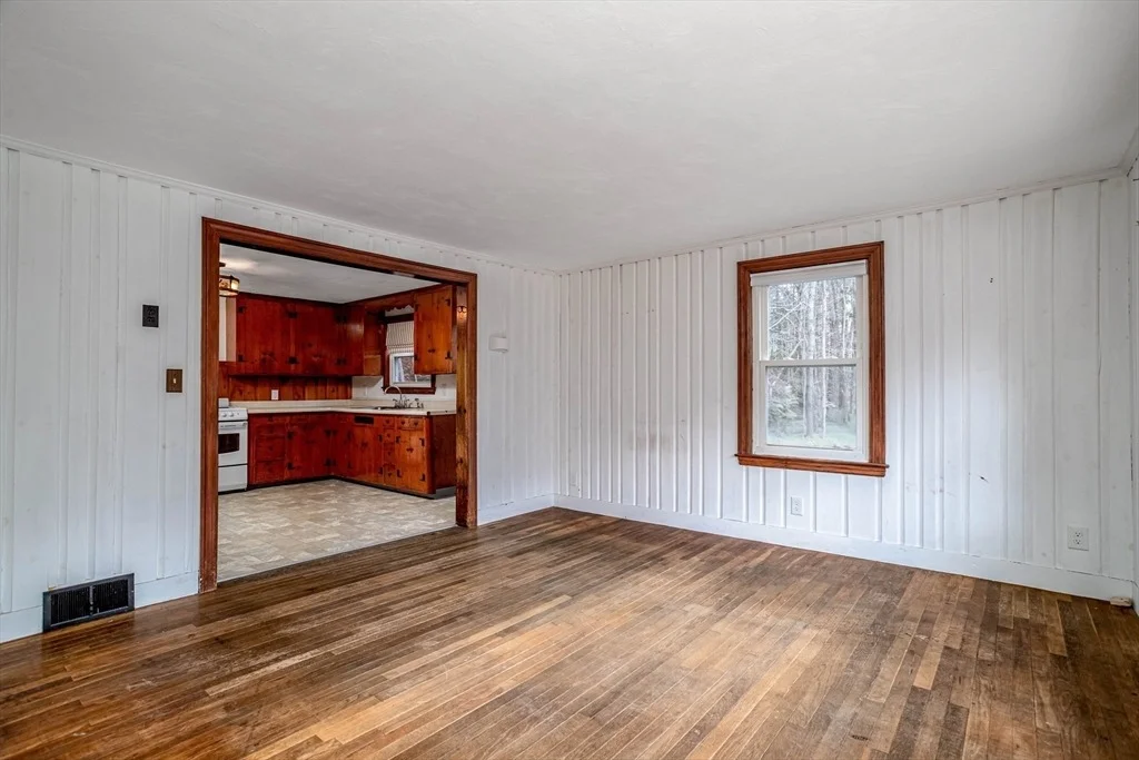 Photo of 142 State Road East