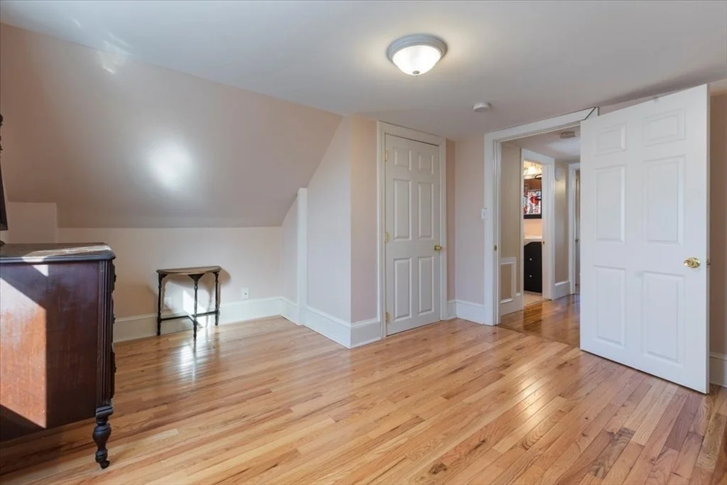 Photo of 90 Flint St.
