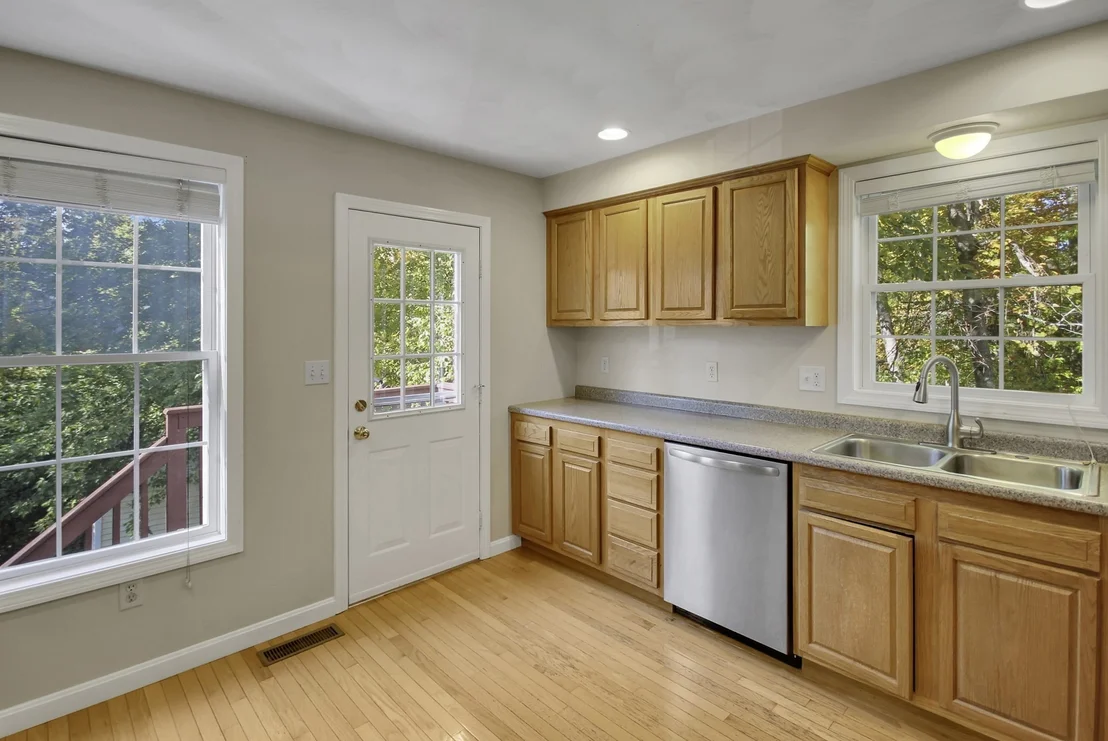 Photo of 170 Bay State Rd