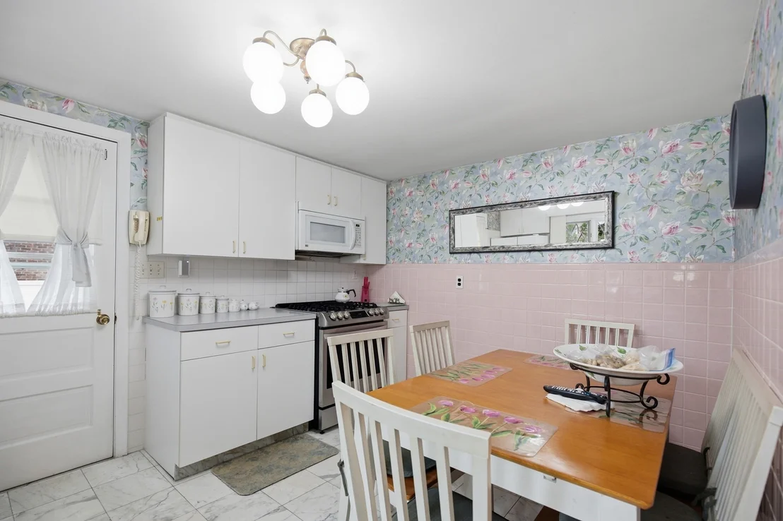 Photo of 37 Rustcraft Rd