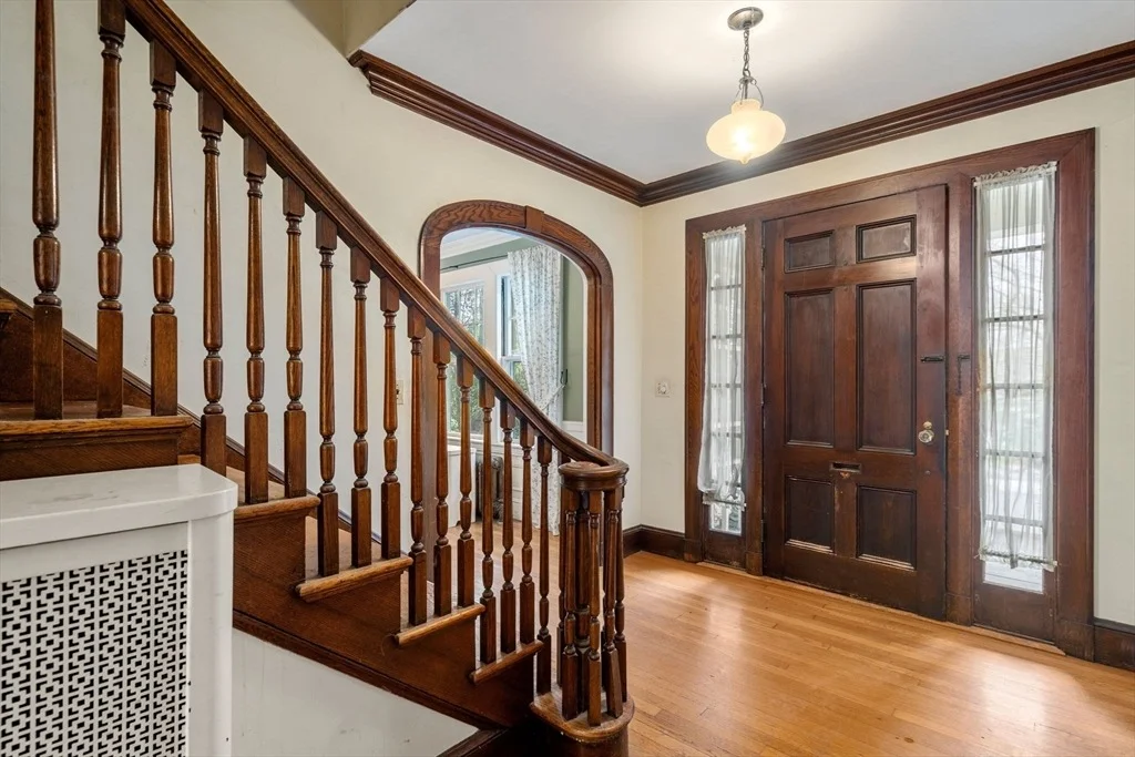 Photo of 10 Stoneleigh Cir