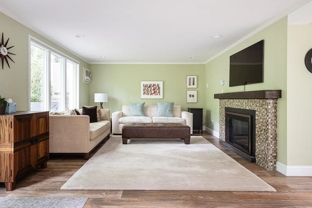 Photo of 11 Juniper Ridge Rd