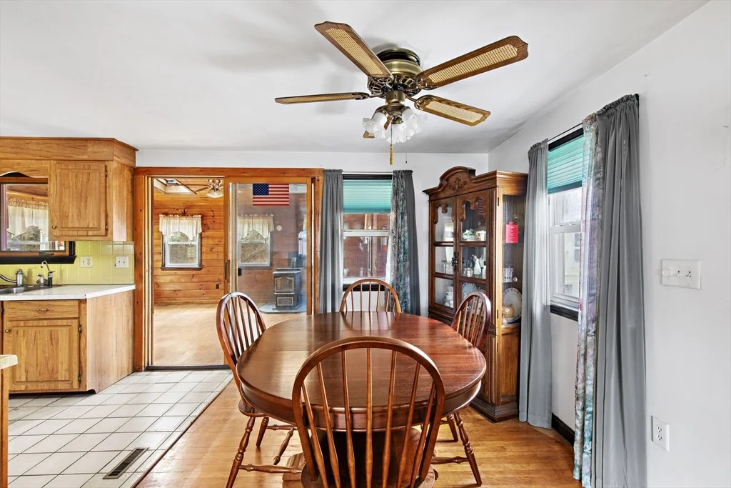 Photo of 11 Winnetuxet Rd