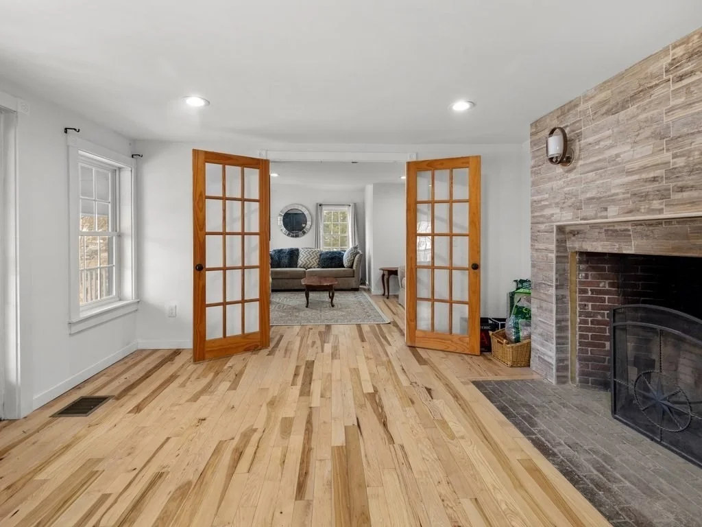 Photo of 555 Webster St.
