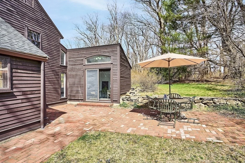Photo of 320 Lowell Rd