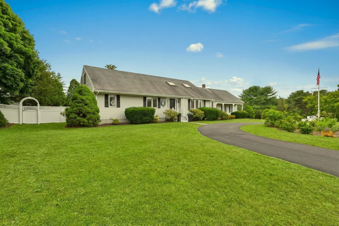 Photo of 7 Oxford Dr