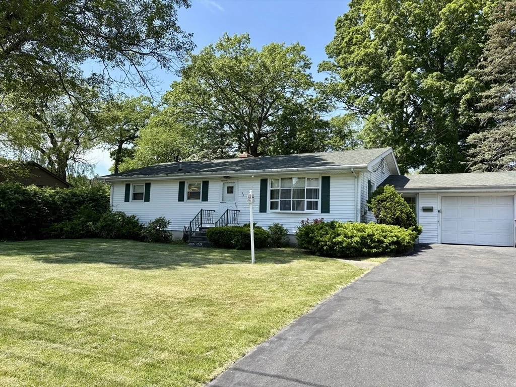 Photo of 43 Mount Tom Ave