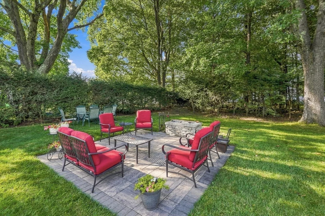 Photo of 14 Oak Cir