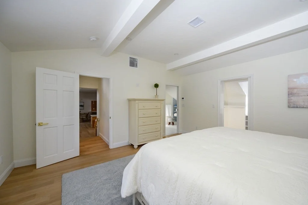 Photo of 19 Accord Pond Dr