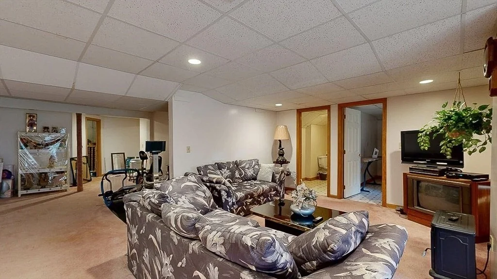 Photo of 51 Sheffield Dr