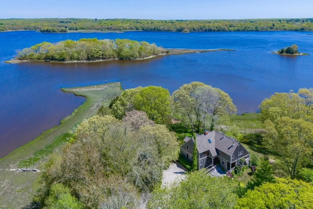 Photo of 246 River Road
