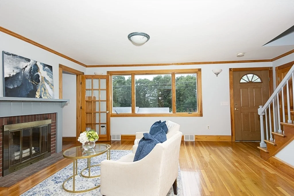Photo of 18 Crestview Dr