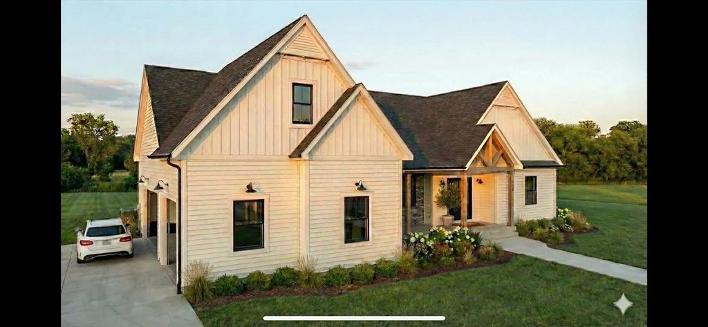 Photo of 52 Round Farm Rd