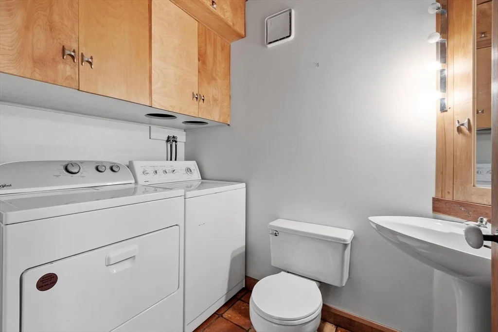 Photo of 75 West St